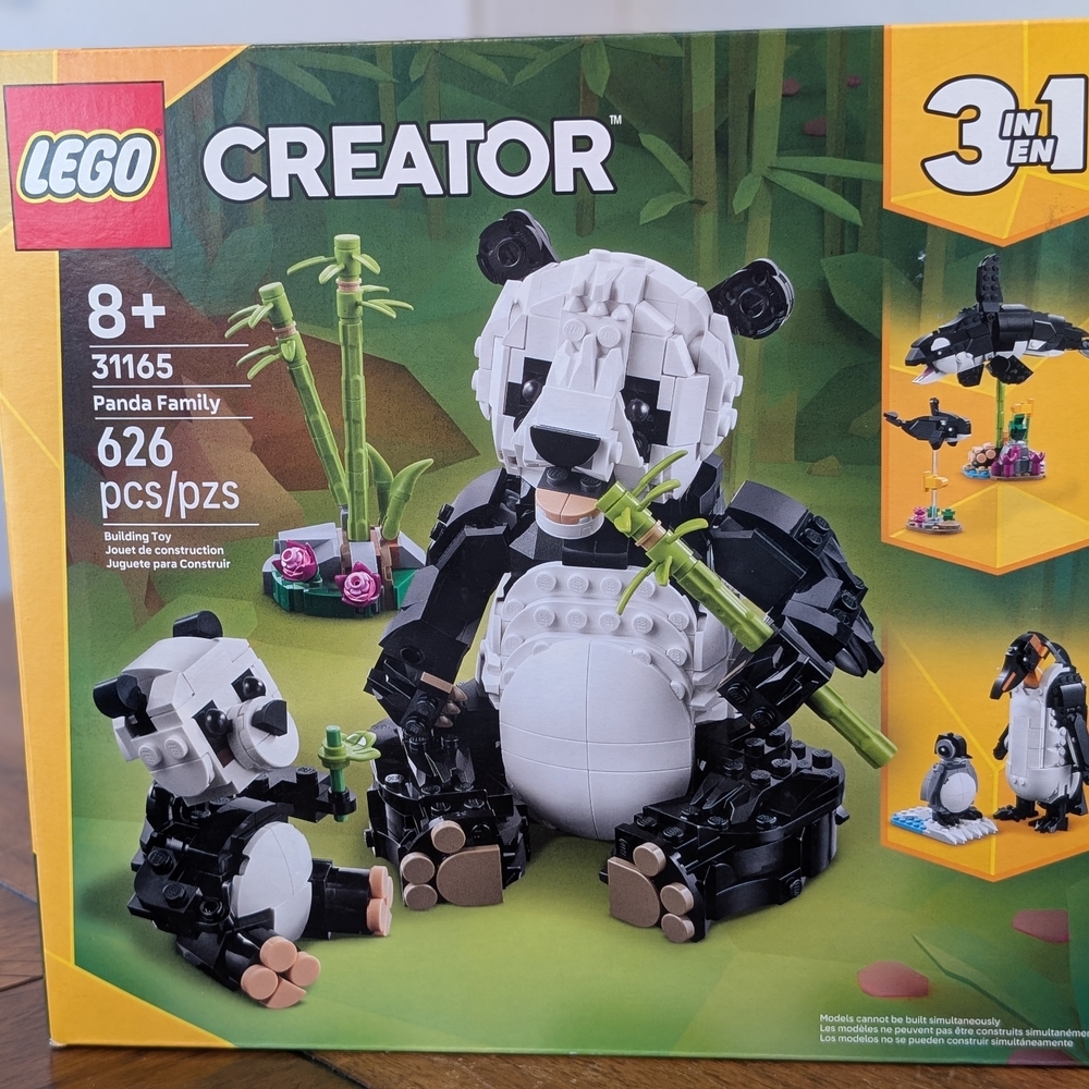 LEGO Creator Panda Family Set 3 in 1 - Lego Set # 31165